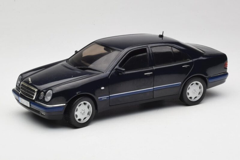 Mercedes E-Class W210 E320 Black Sun Star 1:18 Mercedes E-Class W210 E320 Black Sun Star 1:18 1151 Diecast