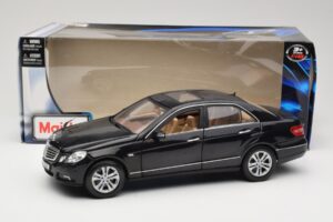 Mercedes E-Class W211 Black Maisto 1:18 31172 Diecast - image 8 of 8