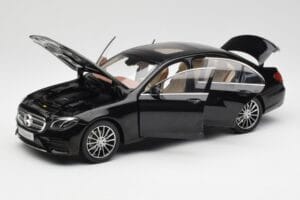 Mercedes E-Class W213 Obsidian Black iScale 1:18 B66960380 Diecast - image 2 of 8