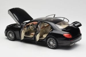 Mercedes E-Class W213 Obsidian Black iScale 1:18 B66960380 Diecast - image 5 of 8