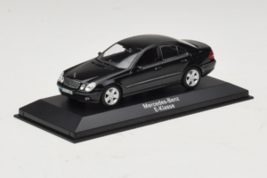 Mercedes E-Class W211 Black Minichamps 1:43 B66961950 Diecast - image 2 of 4