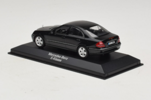 Mercedes E-Class W211 Black Minichamps 1:43 B66961950 Diecast - image 3 of 4