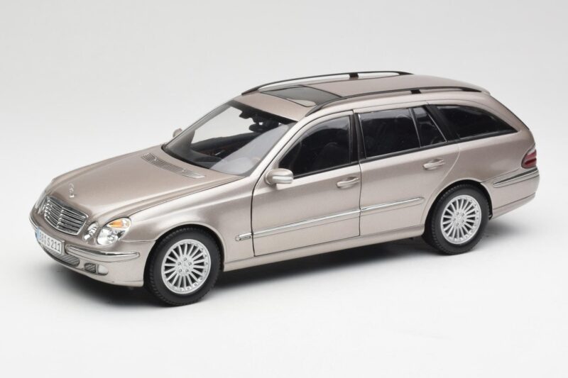 Mercedes E320 CDI W210 Estate Cubanite Silver Kyosho 1:18 B66962188 Diecast