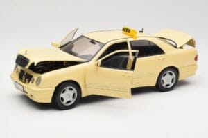 Mercedes E320 W210 Taxi Sun Star 1:18 1160 Diecast - image 2 of 8