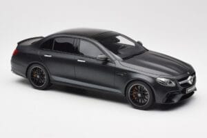 Mercedes AMG E63 S W213 Edition 1 Night Black GT Spirit 1:18 B66963111 Resin - image 4 of 6