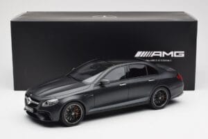 Mercedes AMG E63 S W213 Edition 1 Night Black GT Spirit 1:18 B66963111 Resin - image 6 of 6