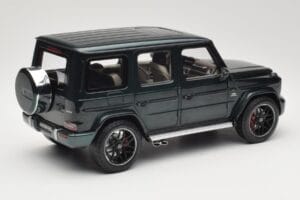 Mercedes G 63 AMG W463 Green Metallic Minichamps 1:18 110037066 Diecast - image 3 of 8