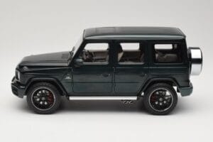 Mercedes G 63 AMG W463 Green Metallic Minichamps 1:18 110037066 Diecast - image 4 of 8
