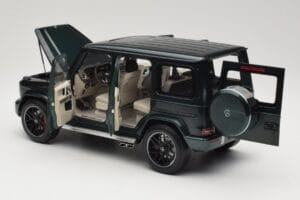 Mercedes G 63 AMG W463 Green Metallic Minichamps 1:18 110037066 Diecast - image 5 of 8