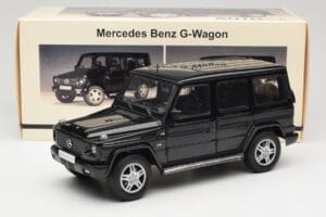 Mercedes G-Class G 500 W463 Smaragd Black Metallic AUTOart 1:18 76101 Diecast - image 8 of 8