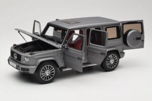 Mercedes G-Class G500 W463A Designo Platinum Magno Minichamps 1:18 B66960811 Diecast - image 2 of 8