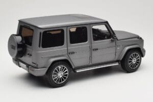 Mercedes G-Class G500 W463A Designo Platinum Magno Minichamps 1:18 B66960811 Diecast - image 3 of 8