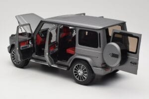Mercedes G-Class G500 W463A Designo Platinum Magno Minichamps 1:18 B66960811 Diecast - image 5 of 8
