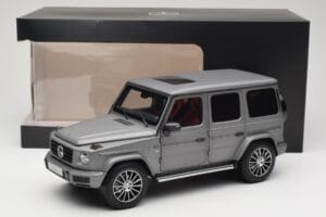 Mercedes G-Class G500 W463A Designo Platinum Magno Minichamps 1:18 B66960811 Diecast - image 8 of 8