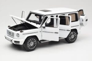 Mercedes G-Class G 500 W463A Diamond White Metallic Minichamps 1:18 113037111 Diecast - image 2 of 8