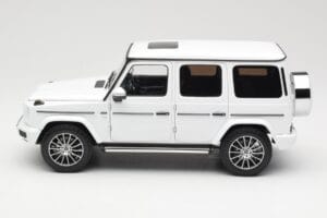 Mercedes G-Class G 500 W463A Diamond White Metallic Minichamps 1:18 113037111 Diecast - image 4 of 8