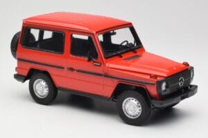 Mercedes G-Class W460 SWB Red Minichamps 1:18 155038002 Diecast - image 4 of 6