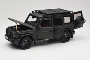 Mercedes G-Class W465 Olive Norev 1:18 B66960662 Diecast - image 2 of 8