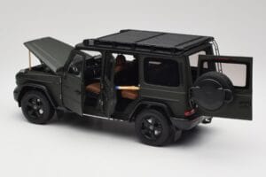 Mercedes G-Class W465 Olive Norev 1:18 B66960662 Diecast - image 5 of 8