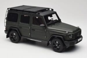 Mercedes G-Class W465 Olive Norev 1:18 B66960662 Diecast - image 6 of 8