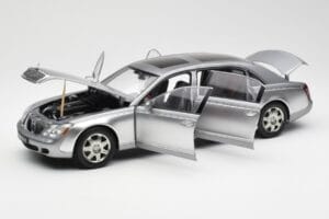 Maybach 62 LWB Himalaya Silver Dealer Edition AUTOart 1:18 B66962178 Diecast - image 2 of 8