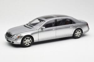 Maybach 62 LWB Himalaya Silver Dealer Edition AUTOart 1:18 B66962178 Diecast