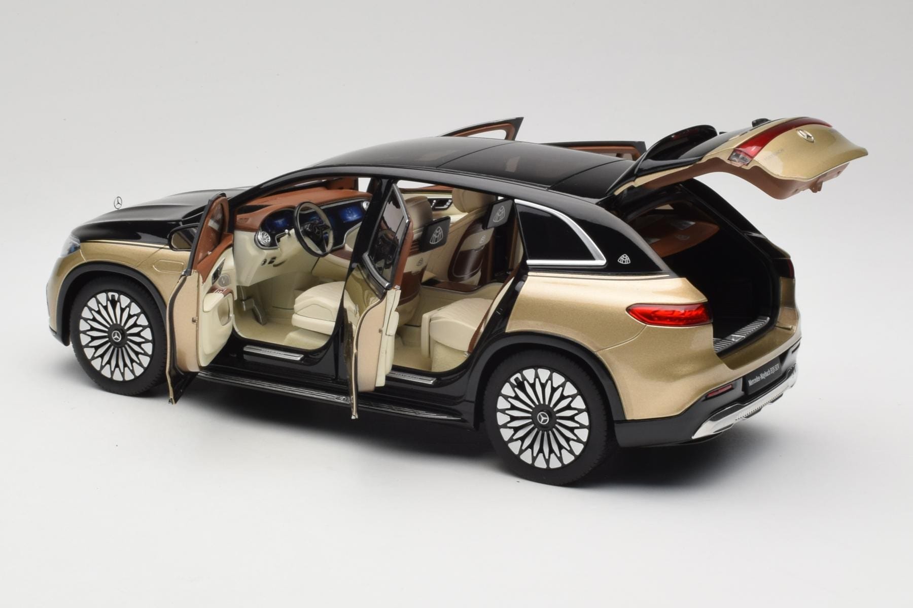 NZG Mercedes Maybach EQS 680 1:18 Beige