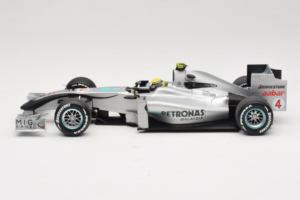 Mercedes MGP W01 #4 N. Rosberg Mercedes GP Showcar 2010 Minichamps 1:18 150100074 Diecast - image 3 of 7