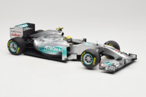 Mercedes MGP W02 #8 N. Rosberg Mercedes GP Showcar 2011 Minichamps 1:18 110110078 Diecast - image 4 of 7