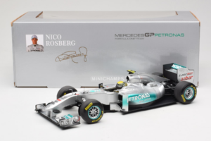Mercedes MGP W02 #8 N. Rosberg Mercedes GP Showcar 2011 Minichamps 1:18 110110078 Diecast - image 7 of 7