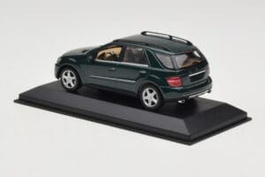 Mercedes ML 500 W164 Dark Green Minichamps 1:43 400034500 Diecast - image 3 of 4