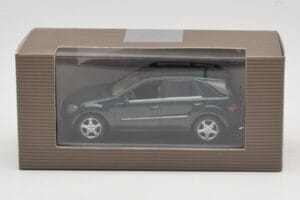 Mercedes ML 500 W164 Dark Green Minichamps 1:43 400034500 Diecast - image 4 of 4