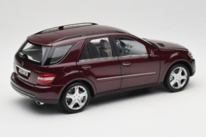 Mercedes ML W164 Red Metallic Minichamps 1:18 150034500 Diecast - image 3 of 8