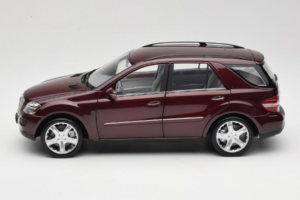 Mercedes ML W164 Red Metallic Minichamps 1:18 150034500 Diecast - image 4 of 8