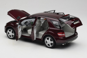 Mercedes ML W164 Red Metallic Minichamps 1:18 150034500 Diecast - image 5 of 8