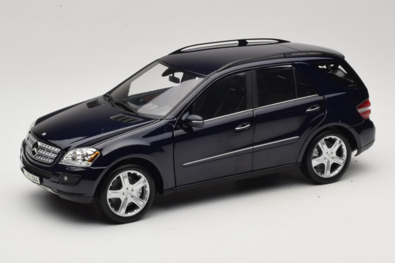 Mercedes ML W164 Tanzanite Blue Dealer Edition Minichamps 1:18 Mercedes ML W164 Tanzanite Blue Dealer Edition Minichamps 1:18 B66962322 Diecast