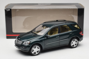 Mercedes ML W164 Green Metallic Minichamps 1:18 150034502 Diecast - image 8 of 8