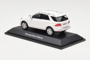 Mercedes ML W166 Calcit White Minichamps 1:43 B66960062 Diecast - image 3 of 4