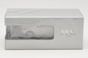 Mercedes ML W166 Calcit White Minichamps 1:43 B66960062 Diecast - image 4 of 4