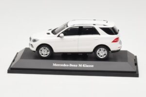 Mercedes ML W166 Calcit White Minichamps 1:43 B66960062 Diecast