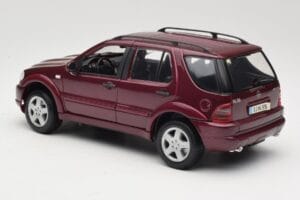 Mercedes ML55 AMG W163 Red Maisto 1:18 50348 Diecast - image 7 of 8