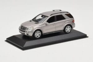 Mercedes ML63 AMG W164 Grey Metallic Minichamps 1:43 400034570 Diecast - image 2 of 4