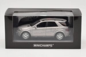 Mercedes ML63 AMG W164 Grey Metallic Minichamps 1:43 400034570 Diecast - image 4 of 4