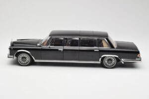 Mercedes 600 Pullman W100 Black AUTOart 1:18 76197 Diecast - image 4 of 8