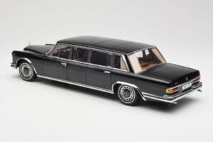 Mercedes 600 Pullman W100 Black AUTOart 1:18 76197 Diecast - image 7 of 8