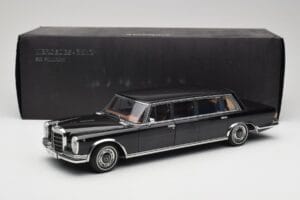 Mercedes 600 Pullman W100 Black AUTOart 1:18 76197 Diecast - image 8 of 8