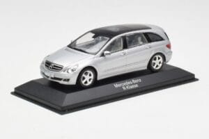 Mercedes R-Class W251 Iridium Silver Minichamps 1:43 B66962214 Diecast - image 2 of 4