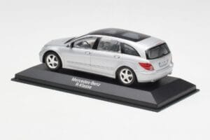 Mercedes R-Class W251 Iridium Silver Minichamps 1:43 B66962214 Diecast - image 3 of 4