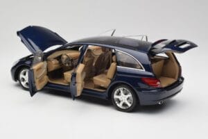 Mercedes R-Class W251 Tanzanite Blue Minichamps 1:18 150034600 Diecast - image 5 of 8