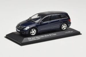Mercedes R-Class W251 Tanzanite Blue Minichamps 1:43 B66962215 Diecast - image 2 of 4